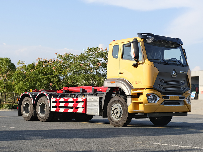 重汽浩瀚后雙橋18方勾臂垃圾車